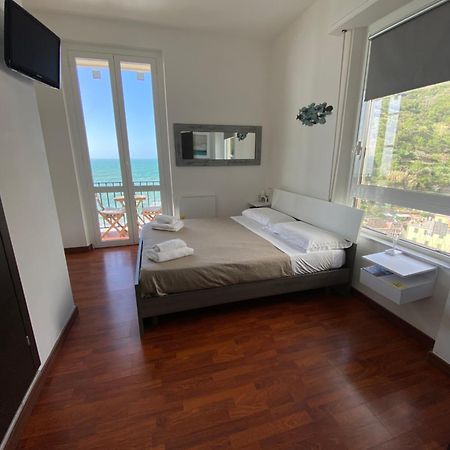 Sollevante Guest House Riomaggiore Luaran gambar