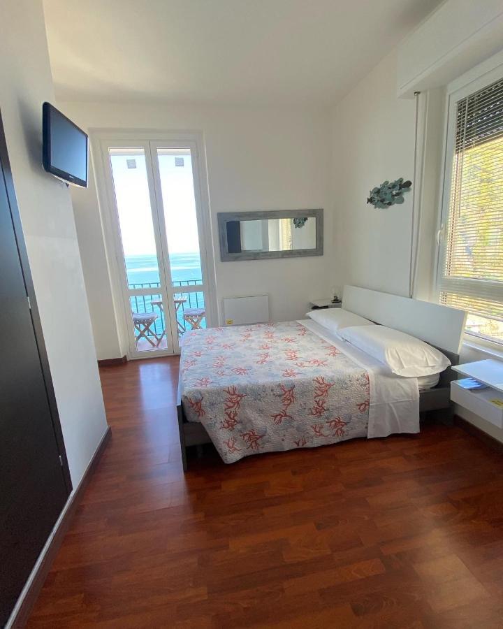 Sollevante Guest House Riomaggiore Luaran gambar